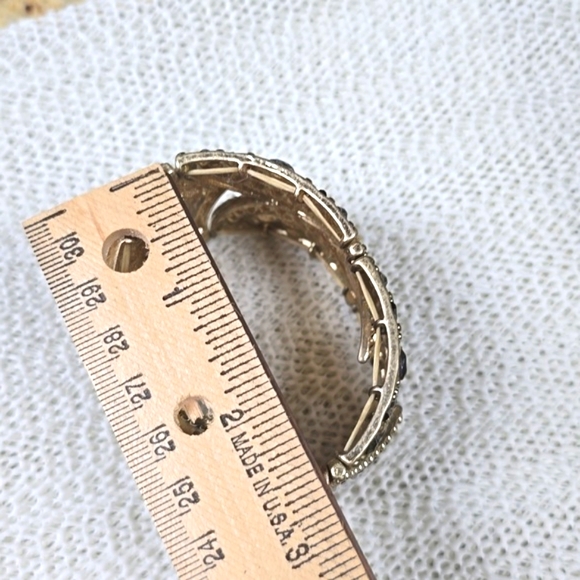 GEOMETRIC CUFF BRACELET - Picture 7 of 7